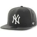 plana-snapback-new-york-yankees-mlb-47-brand