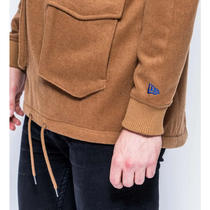 sudadera-con-capucha-marron-pullover-hoody-premium-classics-new-era