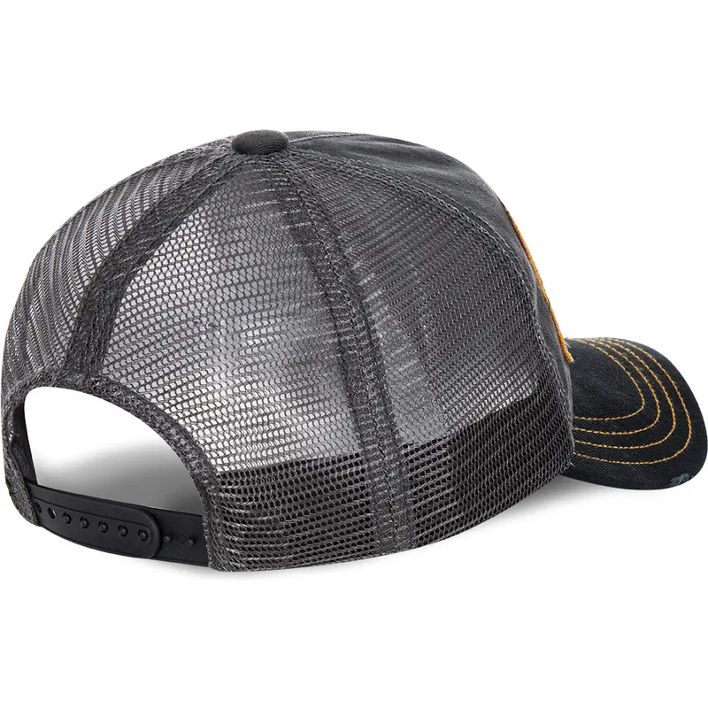 curva-snapback-von-dutch