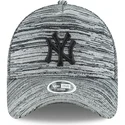 curva-snapback-ajustable-negro-9forty-engineered-fit-new-york-yankees-mlb-new-era