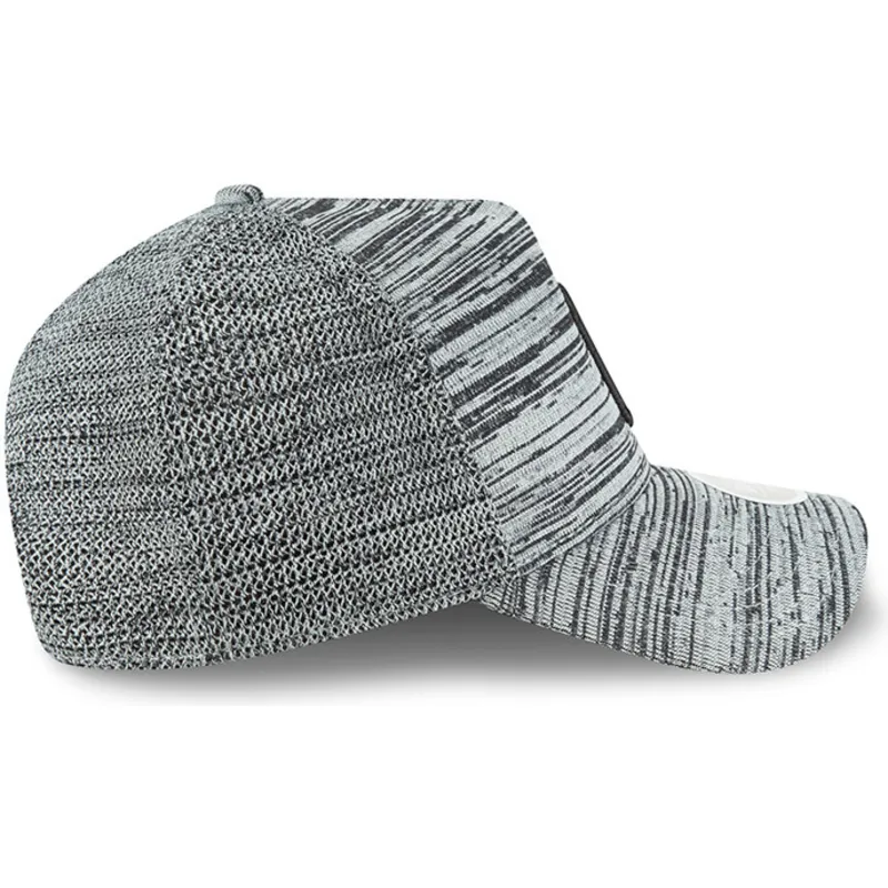 curva-snapback-ajustable-negro-9forty-engineered-fit-new-york-yankees-mlb-new-era