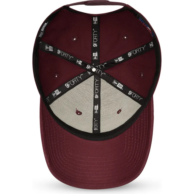 curva-snapback-granate-granate-9forty-league-essential-new-york-yankees-mlb-new-era
