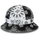 bucket-negro-y-blanco-paisley-explorer-new-era