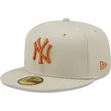 plana-marron-59fifty-league-essential-new-york-yankees-mlb-new-era