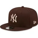 plana-snapback-9fifty-league-essential-new-york-yankees-mlb-new-era