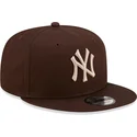 plana-snapback-9fifty-league-essential-new-york-yankees-mlb-new-era
