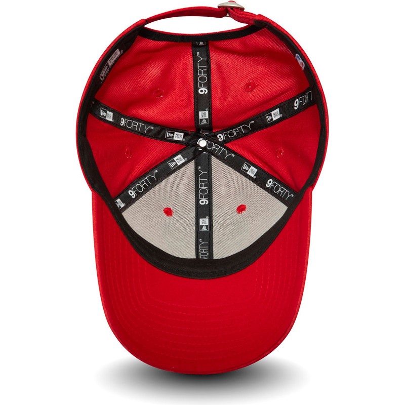 new-era-curved-brim-9forty-shadow-tech-chicago-bulls-nba-red-adjustable-cap