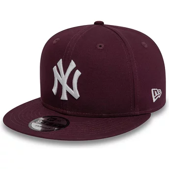 New Era Flat Brim 9FIFTY Essential New York Yankees MLB Maroon Snapback Cap