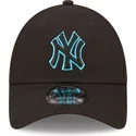 new-era-curved-brim-blue-logo-9forty-neon-outline-new-york-yankees-mlb-black-adjustable-cap
