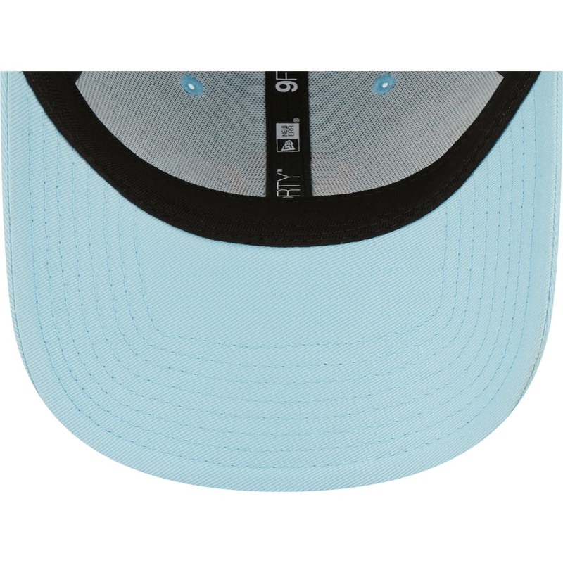 new-era-curved-brim-9forty-league-essential-new-york-yankees-mlb-light-blue-adjustable-cap