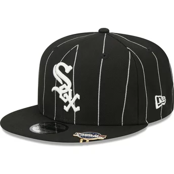 Καπέλο Νέας Εποχής Με Επίπεδο Περίγραμμα 9FIFTY Διαγώνιες Ρίγες Κορδέλα Κλιπ Σικάγο Άσπρα Κάλτσες MLB Μαύρο Snapback Cap