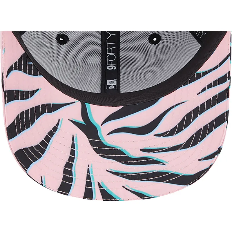 curva-snapback-9forty-all-over-print-zebra-visor-manchester-united-football-club-premier-league-new-era