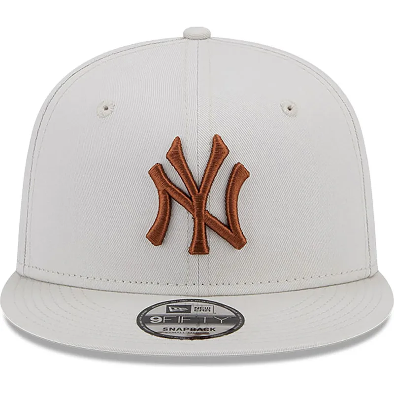 plana-snapback-marron-9fifty-league-essential-new-york-yankees-mlb-new-era