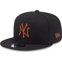 plana-snapback-marron-9fifty-league-essential-new-york-yankees-mlb-new-era