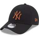 curva-marron-9forty-league-essential-new-york-yankees-mlb-new-era