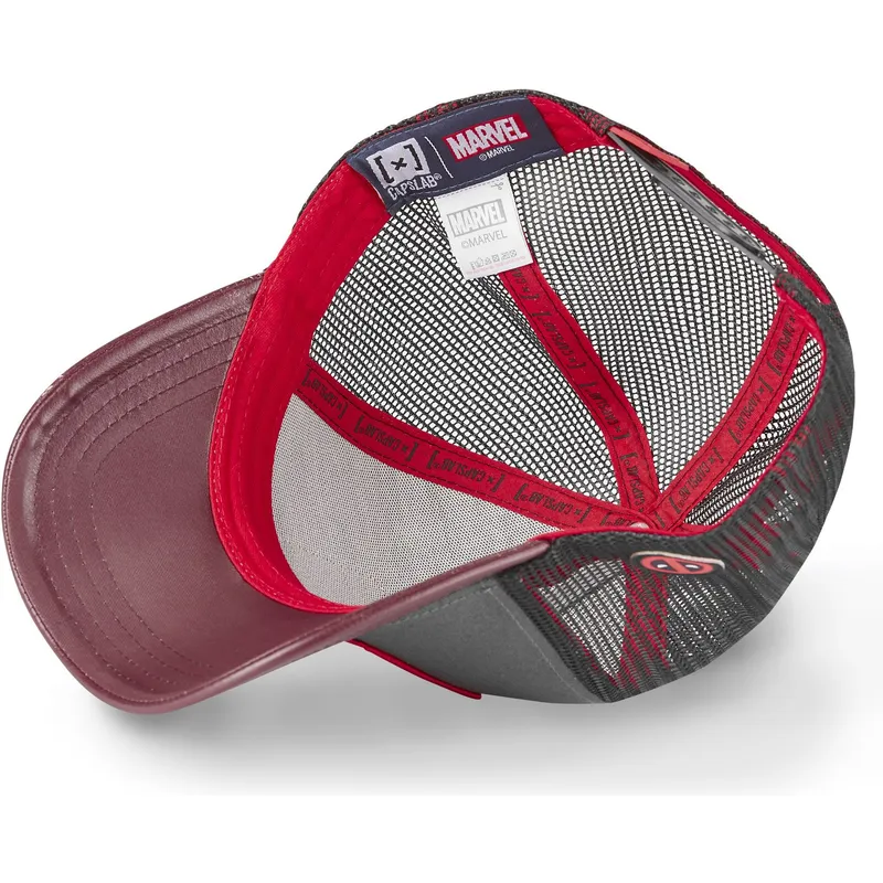 curva-snapback-deadpool-marvel-comics-capslab