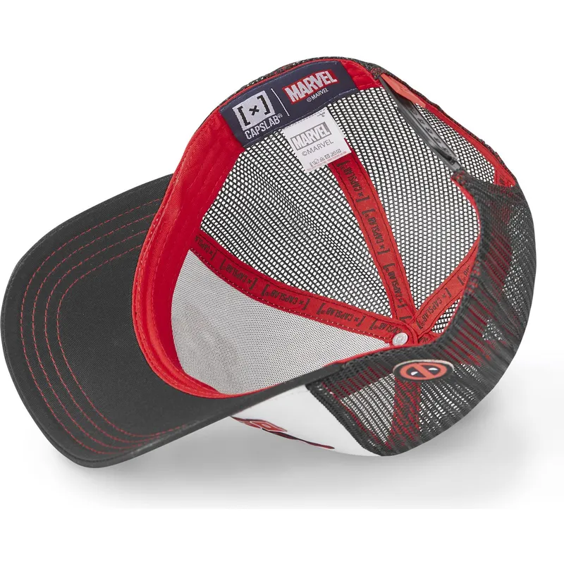 curva-snapback-deadpool-marvel-comics-capslab
