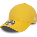 gorra-curva-amarilla-ajustable-9forty-essential-de-new-era