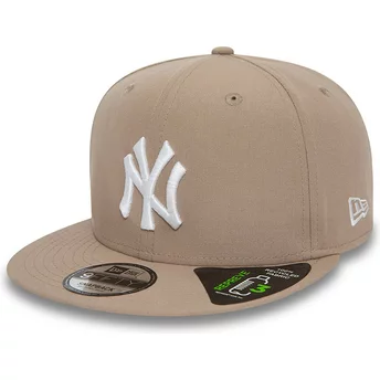 Gorra plana marrón snapback 9FIFTY REPREVE de New York Yankees MLB de New Era