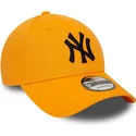 gorra-curva-naranja-ajustable-con-logo-negro-9forty-league-essential-de-new-york-yankees-mlb-de-new-era