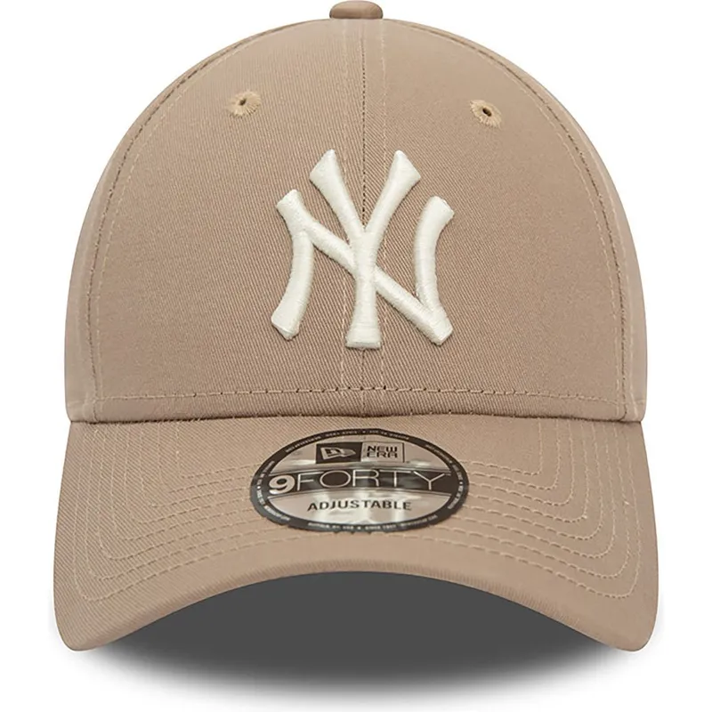 curva-claro-9forty-league-essential-new-york-yankees-mlb-new-era