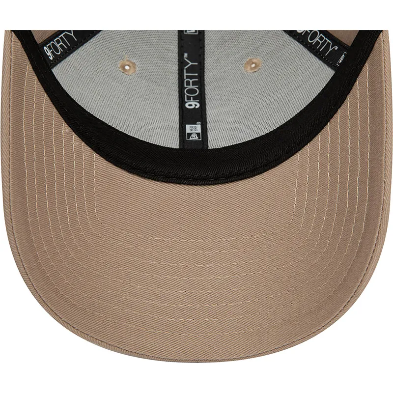 curva-claro-9forty-league-essential-new-york-yankees-mlb-new-era