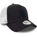 gorra-trucker-azul-marino-y-blanca-con-logo-azul-marino-a-frame-league-essential-de-new-york-yankees-mlb-de-new-era