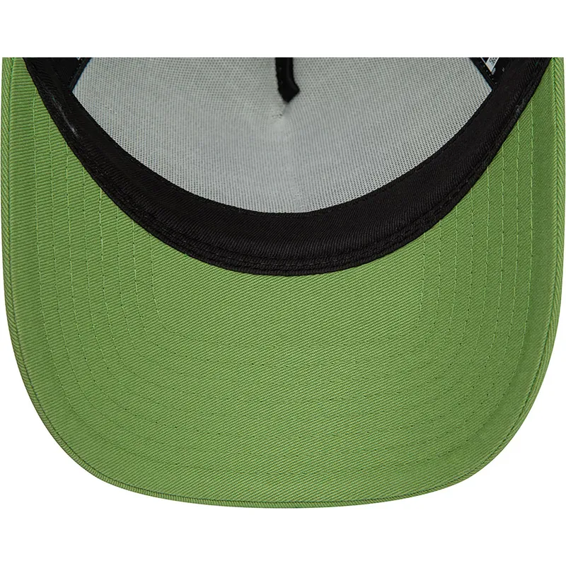 trucker-a-frame-character-looney-tunes-new-era