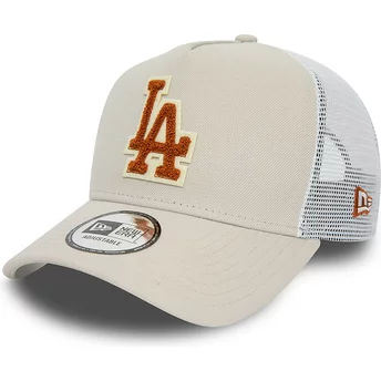 Gorra trucker beige y blanca con logo marrón A Frame Boucle de Los Angeles Dodgers MLB de New Era