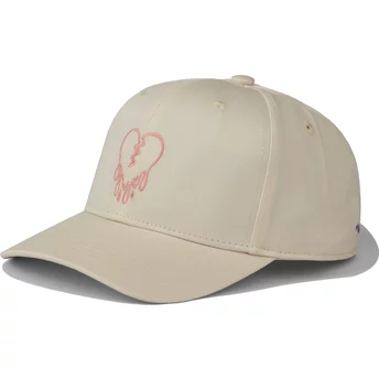 Καπέλο με καμπύλη γείσο σε μπεζ χρώμα snapback Heartbreak Hotel από την Pica Pica