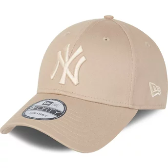 Ρυθμιζόμενο μπεζ καπέλο με καμπυλότητα και λογότυπο 9FORTY League Essential των New York Yankees MLB από την New Era