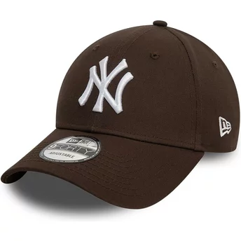 Ρυθμιζόμενο σκούρο καφέ καπέλο με καμπυλωτό γείσο 9FORTY League Essential των New York Yankees MLB από την New Era