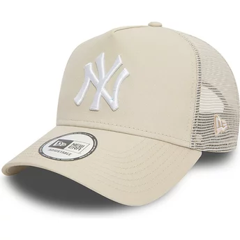 Μπεζ τράκερ καπέλο με λευκό λογότυπο A Frame League Essential των New York Yankees MLB από την New Era