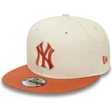 gorra-plana-beige-y-marron-snapback-9fifty-patch-de-new-york-yankees-mlb-de-new-era