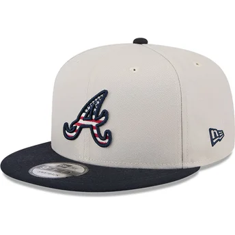 Μπεζ και ναυτικό μπλε flat cap snapback 9FIFTY 4ης Ιουλίου των Atlanta Braves MLB από την New Era