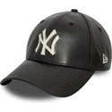 gorra-curva-negra-ajustable-9forty-leather-de-new-york-yankees-mlb-de-new-era