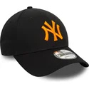 gorra-curva-negra-ajustable-con-logo-naranja-9forty-league-essential-de-new-york-yankees-mlb-de-new-era