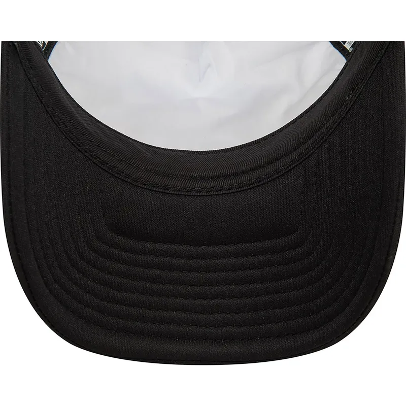 curva-snapback-bugs-bunny-and-his-friends-a-frame-looney-tunes-new-era