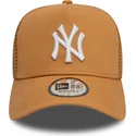 trucker-9forty-a-frame-league-essential-new-york-yankees-mlb-new-era