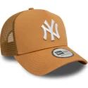 gorra-trucker-marron-claro-9forty-a-frame-league-essential-de-new-york-yankees-mlb-de-new-era