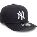 gorra-curva-azul-marino-snapback-9seventy-stretch-snap-de-new-york-yankees-mlb-de-new-era