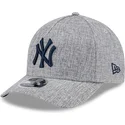 gorra-curva-gris-snapback-con-logo-azul-marino-9forty-m-crown-a-frame-cotton-weave-de-new-york-yankees-mlb-de-new-era