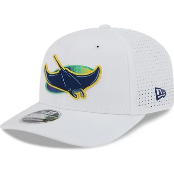 Λευκό τράκερ καπέλο 9SEVENTY Perf Spring Training Fan Pack 2025 των Tampa Bay Rays MLB από την New Era