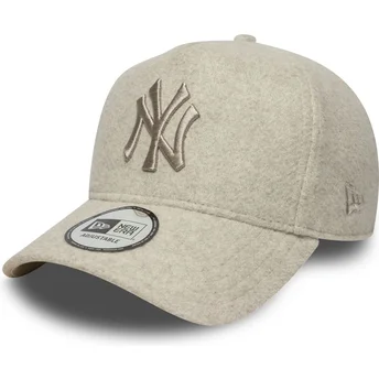 Καπέλο καμπύλης μπεζ snapback με μπεζ λογότυπο 9FORTY E Frame Melton των New York Yankees MLB της New Era