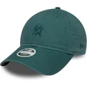 gorra-curva-verde-ajustable-para-mujer-9twenty-washed-mini-de-new-york-yankees-mlb-de-new-era