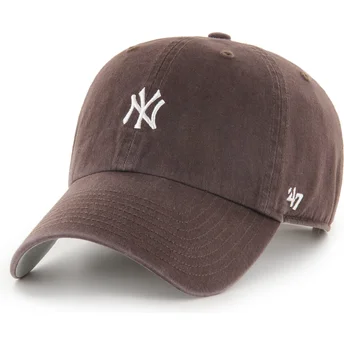 Καφέ καμπυλωτό ρυθμιζόμενο καπέλο Clean Up Base Runner Mini Logo των New York Yankees MLB της 47 Brand