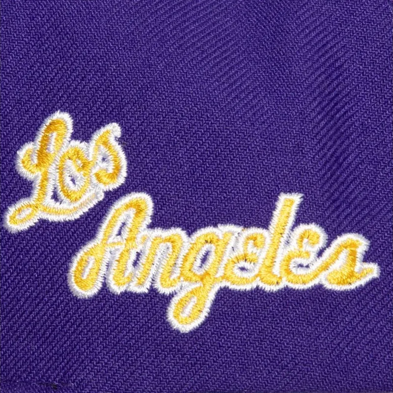 violeta-snapback-team-script-20-pro-los-angeles-lakers-nba-mitchell-ness