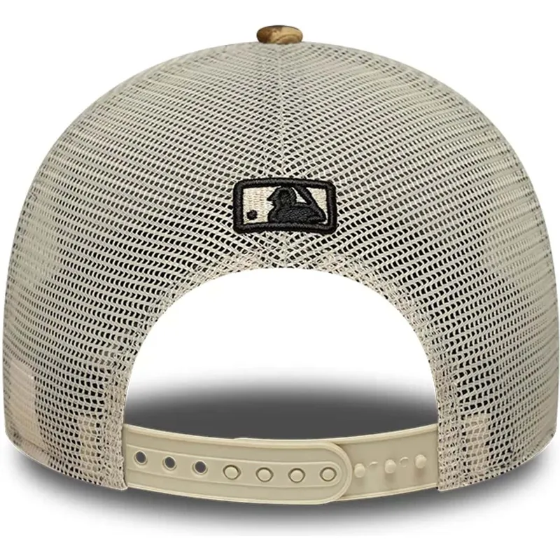 trucker-9forty-m-crown-a-frame-leopard-new-york-yankees-mlb-new-era