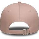 gorra-curva-rosa-ajustable-con-logo-rosa-para-mujer-9forty-league-essential-de-new-york-yankees-mlb-de-new-era