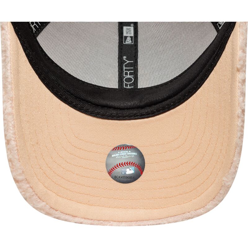 snapback-9forty-m-crown-winter-borg-new-york-yankees-mlb-new-era